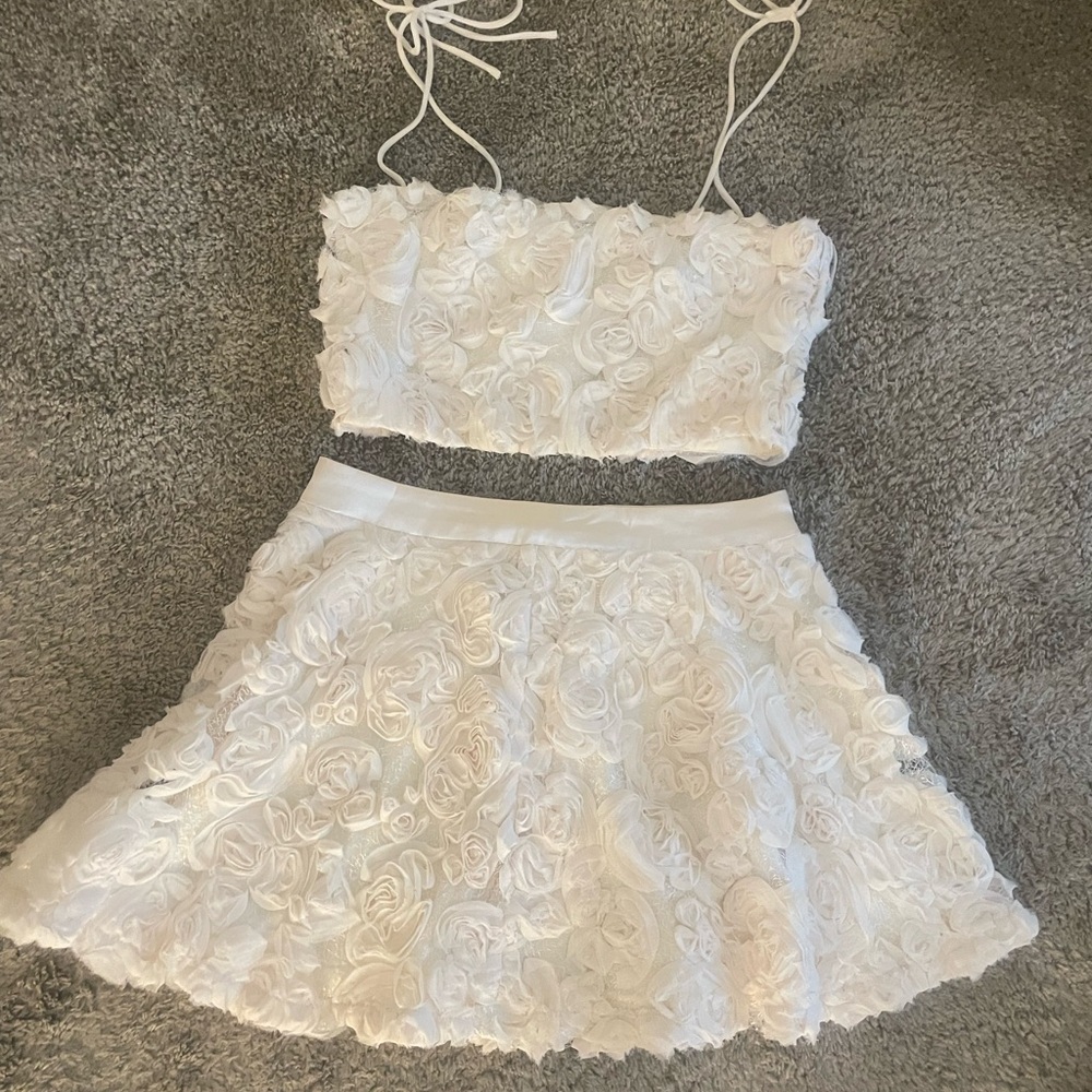 Ivory Floral Two-Piece Set - Picture 2 of 4